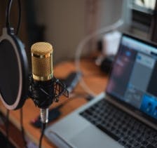 close-up-microphone-music-studio-music-concept